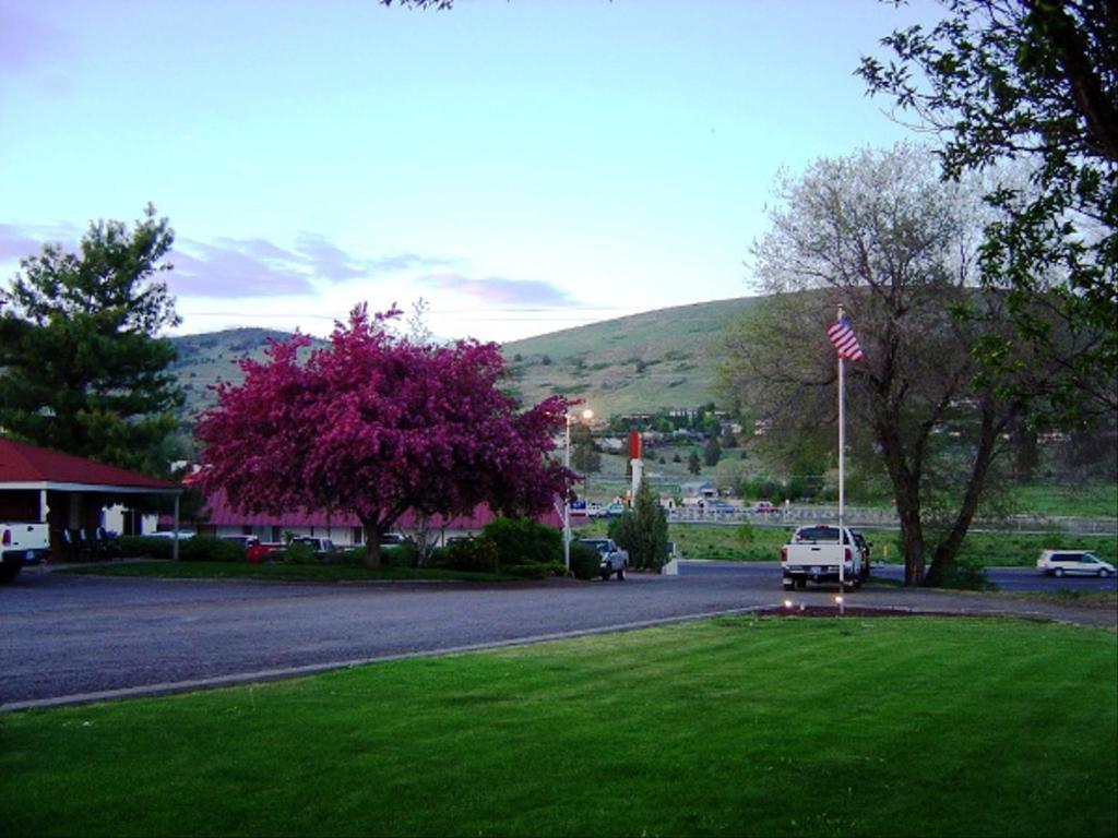 Golden West Motel Klamath Falls Exteriör bild